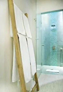 Allure Lägenhetshotell 4*