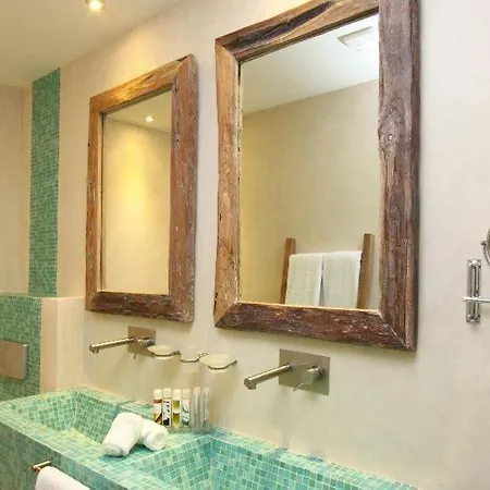 Apartahotel Allure 4*