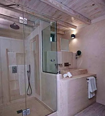 Allure Aparthotel 4*