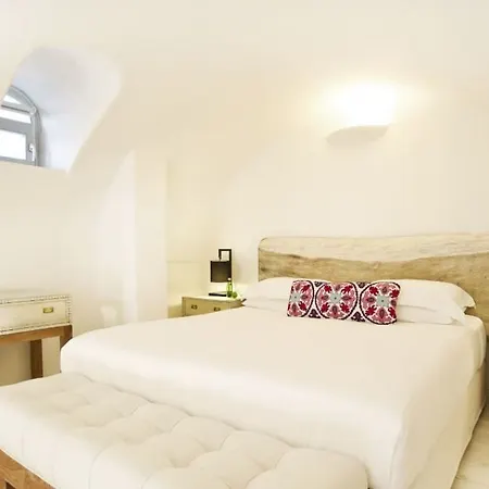 Allure 4* Fira (Santorini)