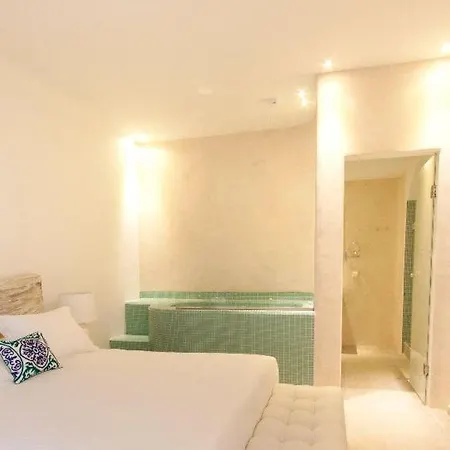 Allure 4* Fira (Santorini)