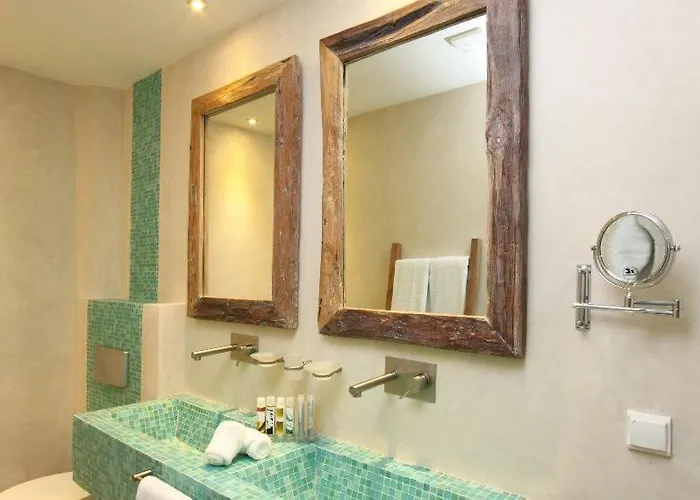 Aparthotel Allure 4*