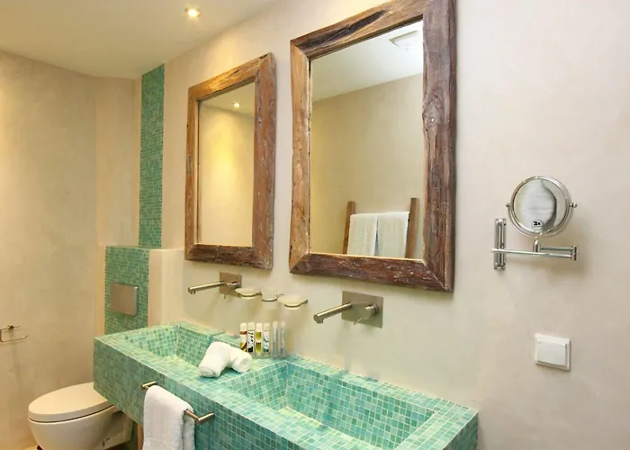 Allure Aparthotel 4*