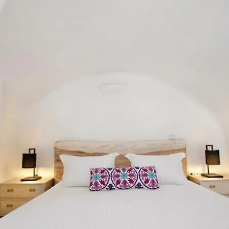 Allure Fira (Santorini)