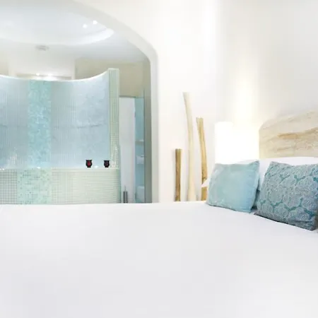 Allure Aparthotel 4*