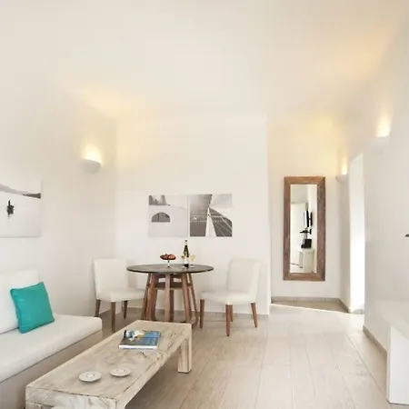 Allure Aparthotel Fira (Santorini)
