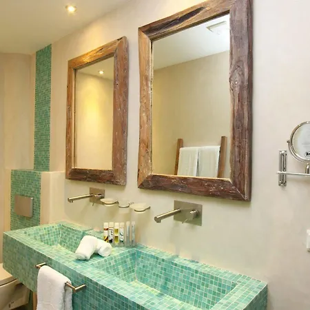 Allure Aparthotel 4*