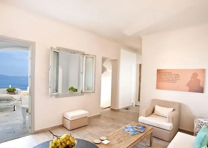 Allure מלון דירות 4*